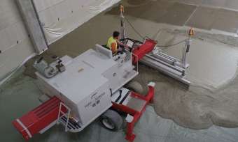 Joystick van elobau zorgt voor precieze besturing betonafwerkmachines