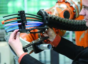 Energie- en dataoverdracht bij robots