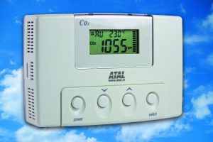 CO2-regelaar voor aansturing drietraps ventilatoren